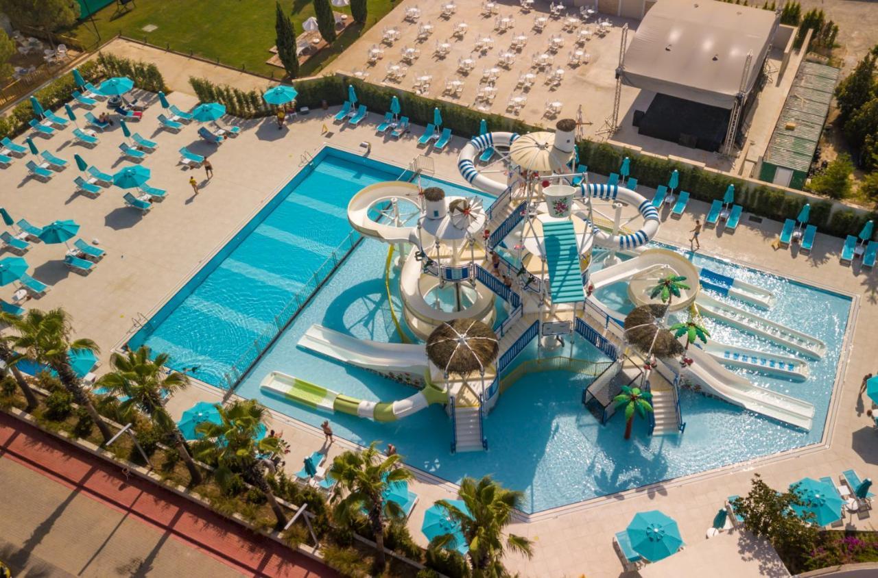 Baia Lara Hotel Анталья Экстерьер фото Aerial view of the water park
