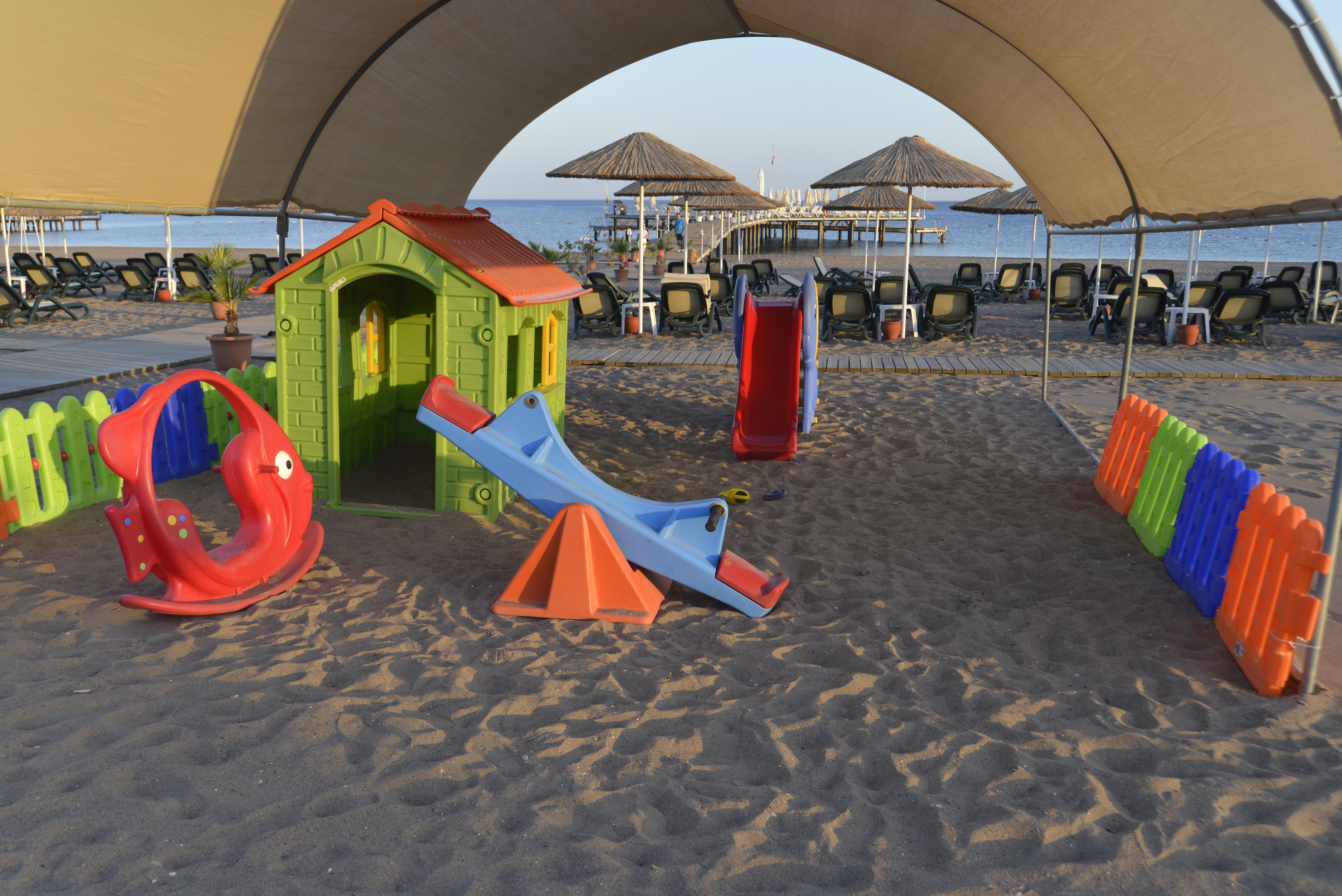 Baia Lara Hotel Анталья Экстерьер фото Playground at the beach