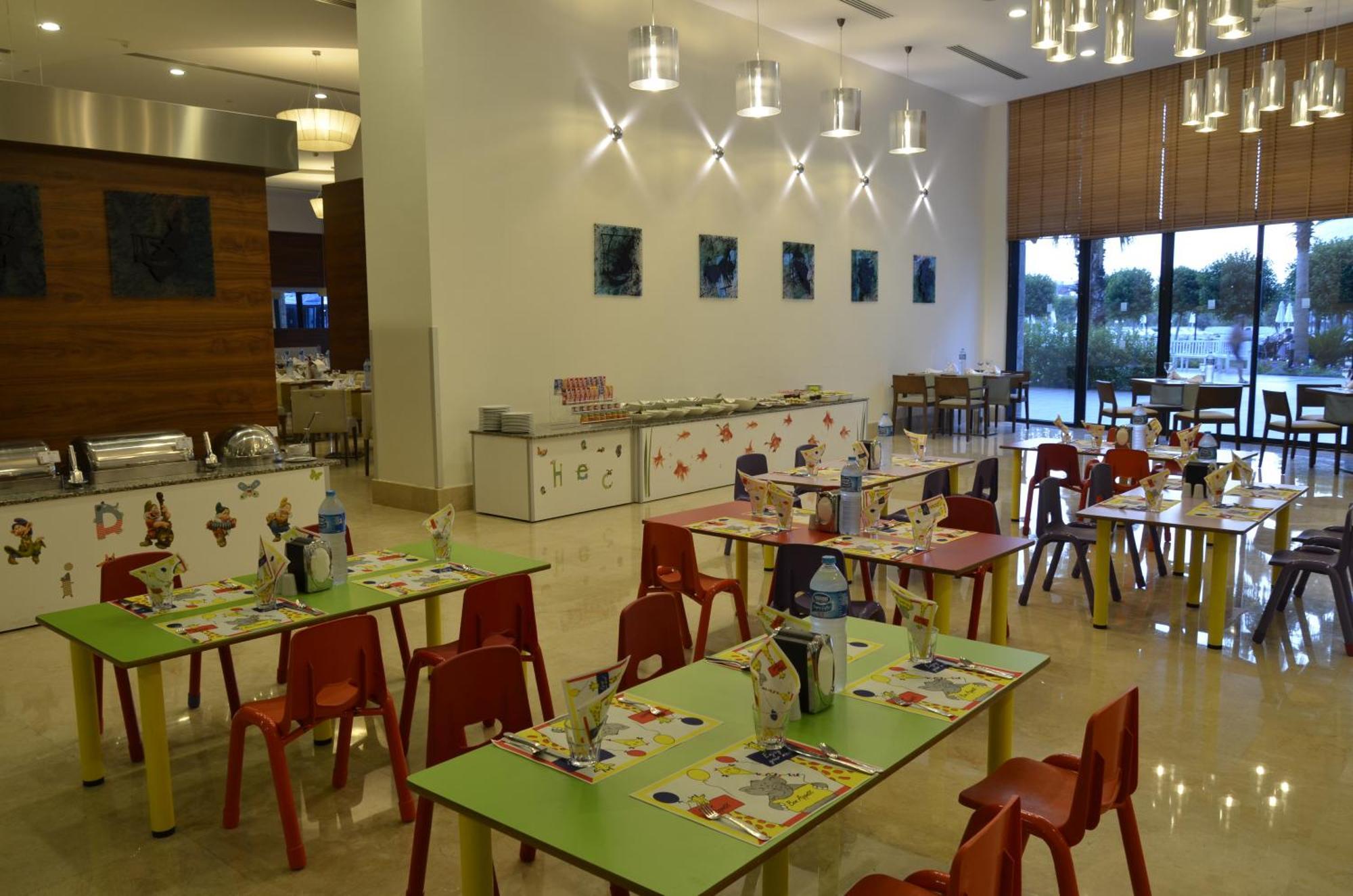 Baia Lara Hotel Анталья Экстерьер фото The restaurant at the hotel